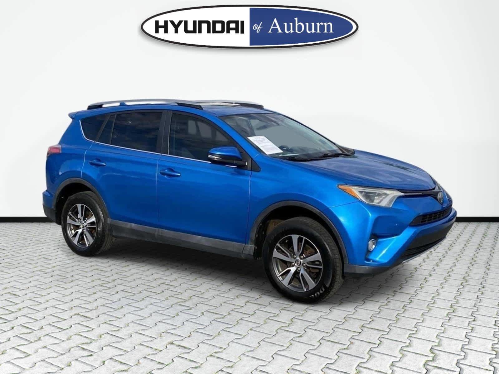 Used 2018 Toyota RAV4 XLE FWD video 2