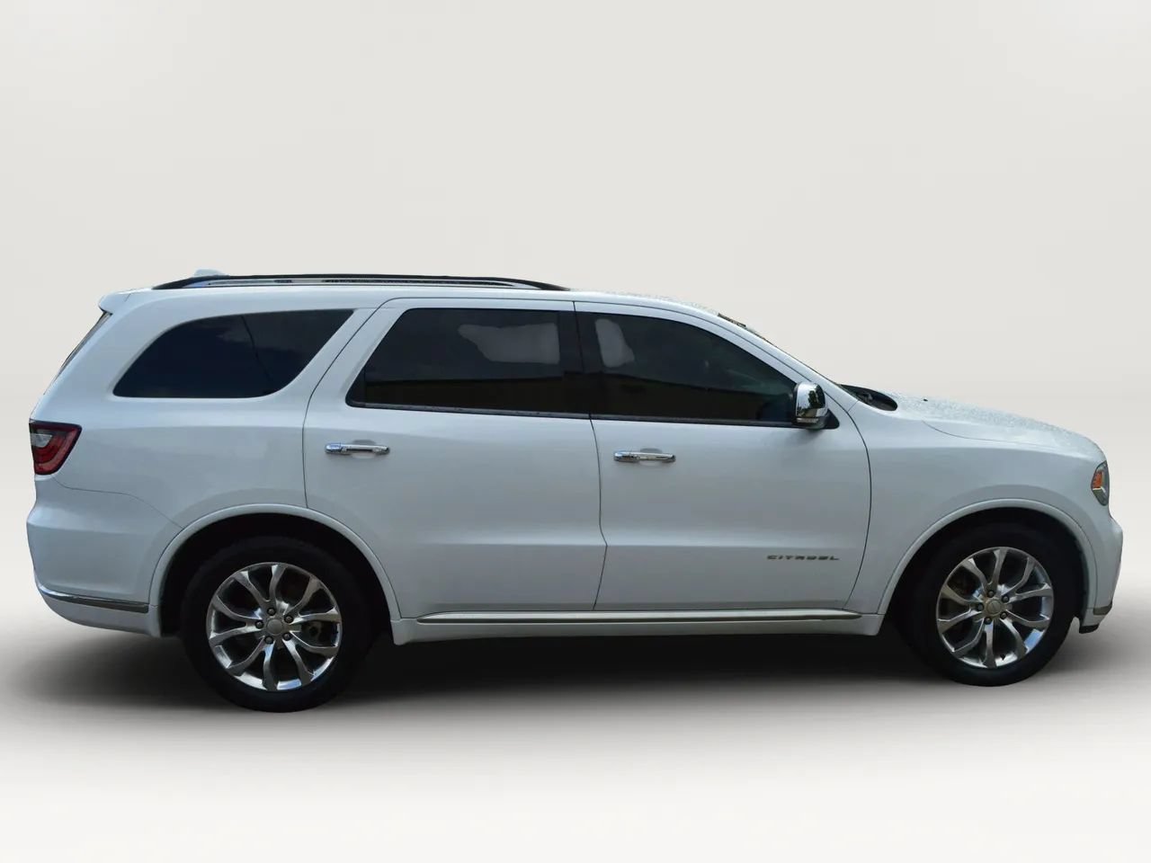Used 2017 Dodge Durango Citadel w/ Premium Entertainment Group RWD image 11
