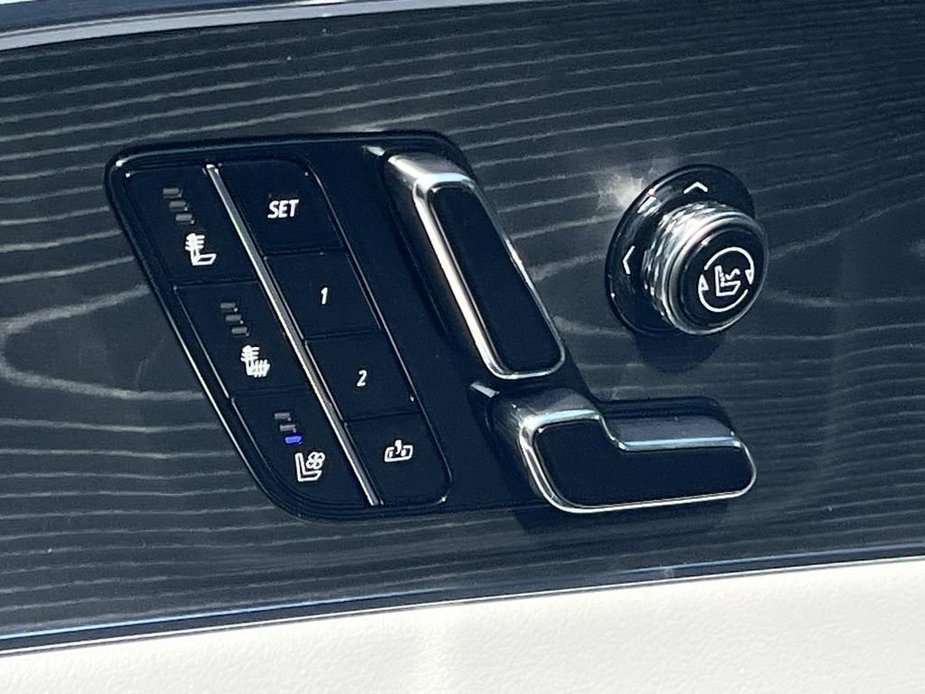 New 2026 Cadillac Lyriq Signature Sport RWD image 24