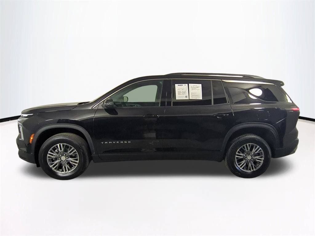 Used 2026 Chevrolet Traverse LT FWD image 8