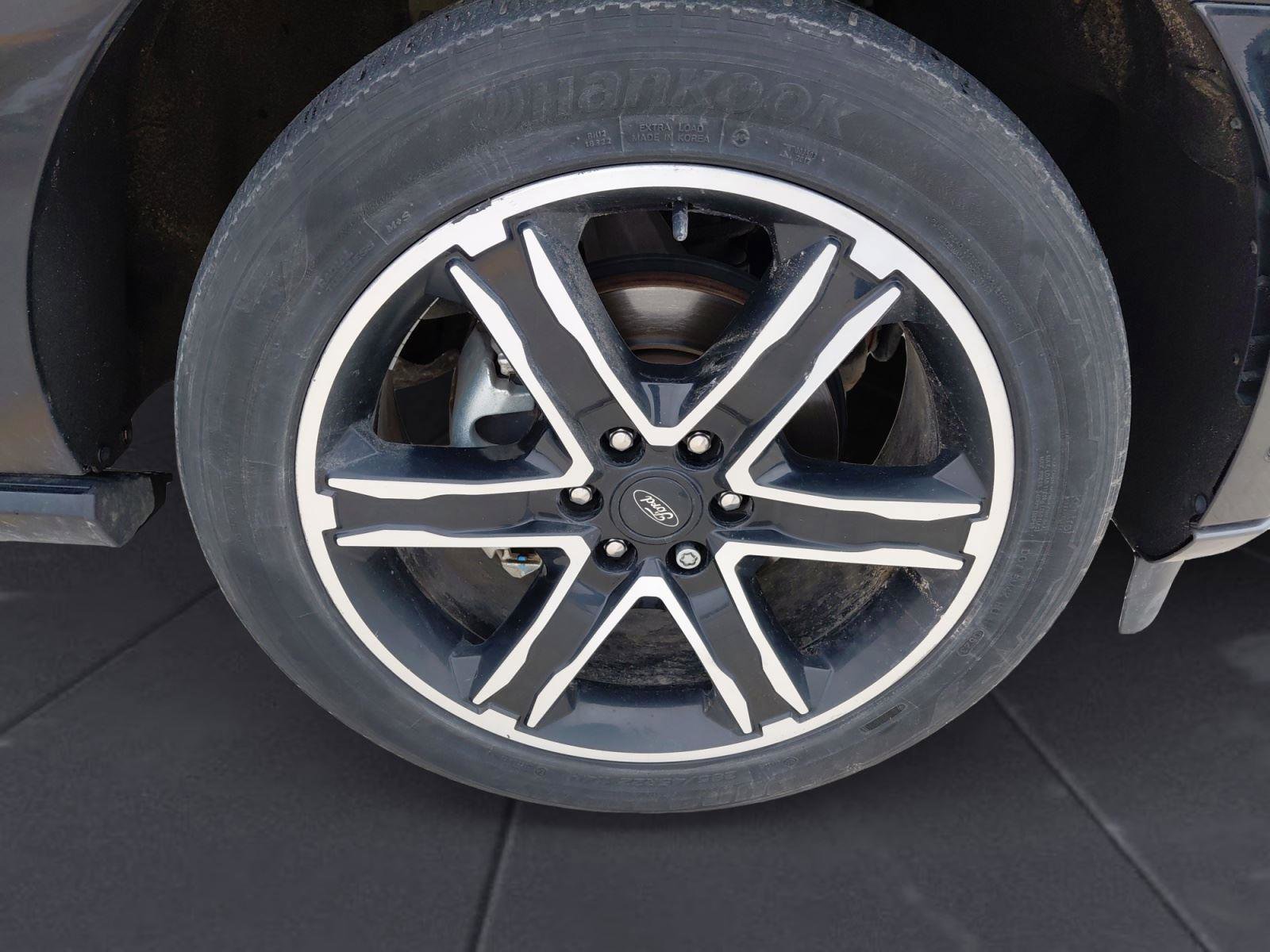 Used 2020 Ford Expedition Limited w/ Equipment Group 303A AWD/4WD image 14