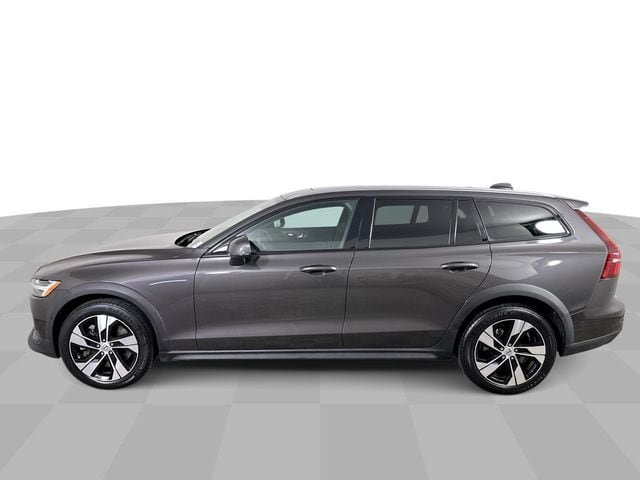 Used 2024 Volvo V60 B5 Cross Country Plus AWD/4WD image 5
