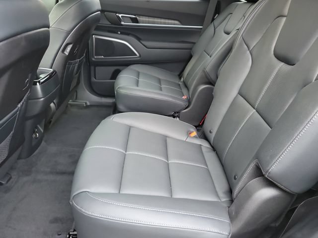 Certified 2025 Kia Telluride EX w/ EX Captain's Chair Package FWD image 31