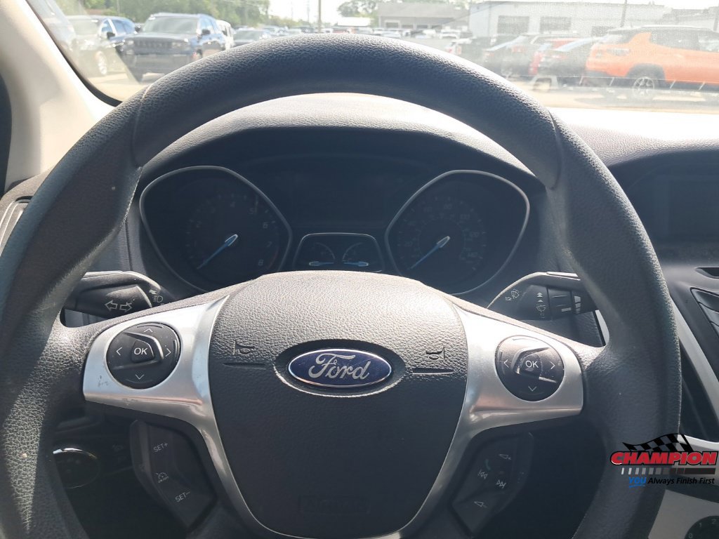 Used 2013 Ford Focus SE w/ SE Winter Pkg FWD image 20