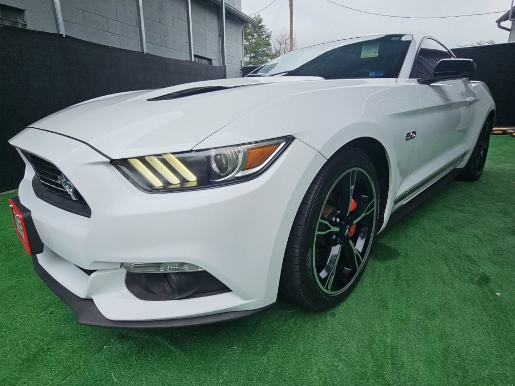 Used 2017 Ford Mustang GT Premium RWD image 7