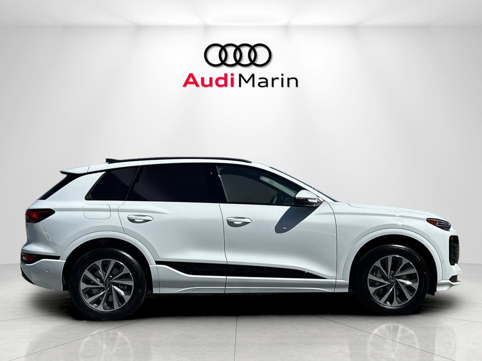 Certified 2025 Audi Q6 e-tron Premium Plus AWD/4WD image 6