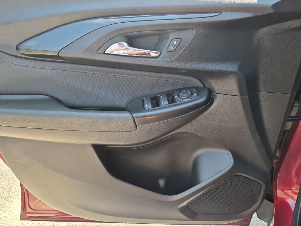 Used 2023 Chevrolet TrailBlazer RS w/ Convenience Package FWD image 34