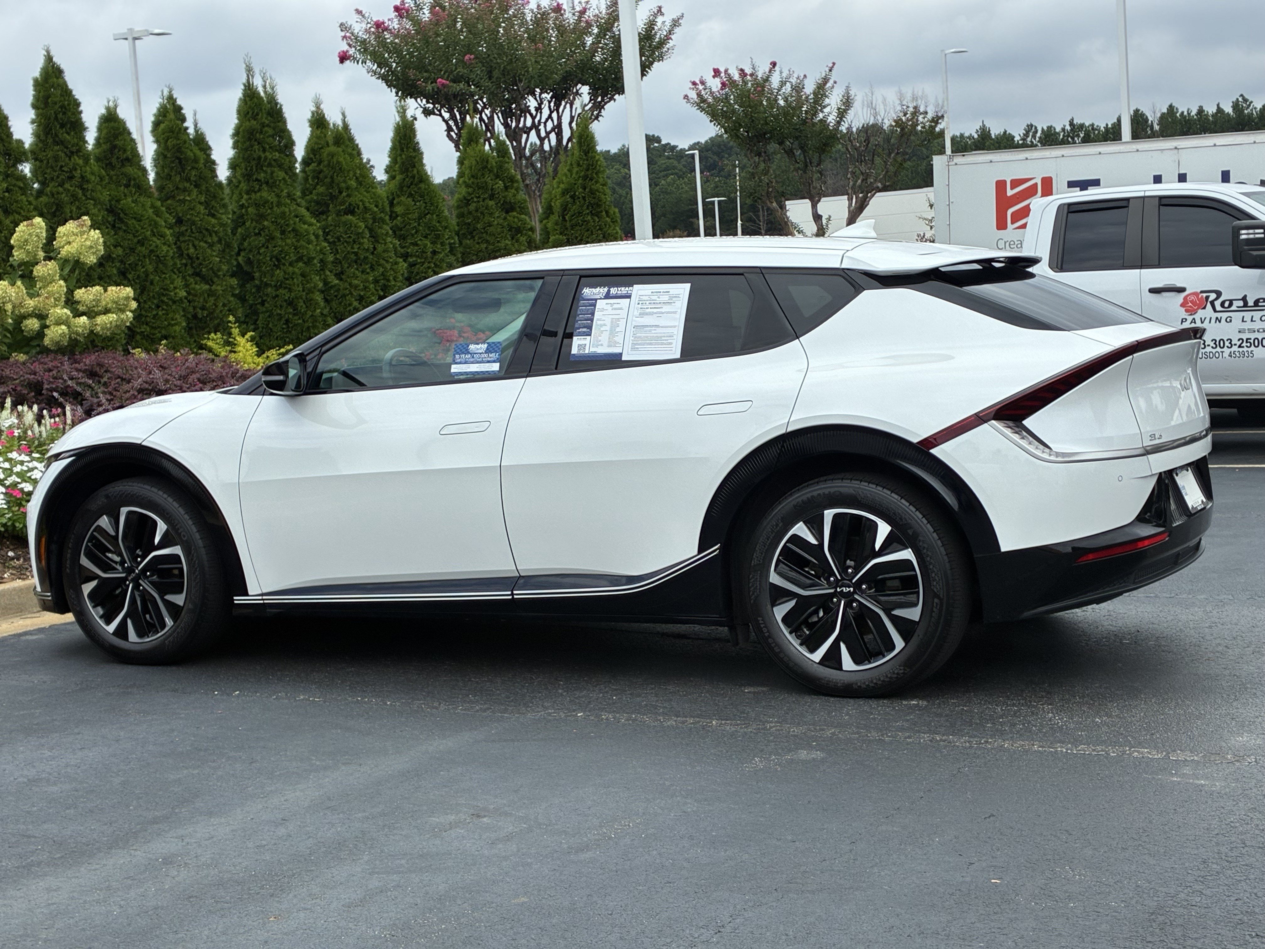 Used 2022 Kia EV6 Wind RWD image 8