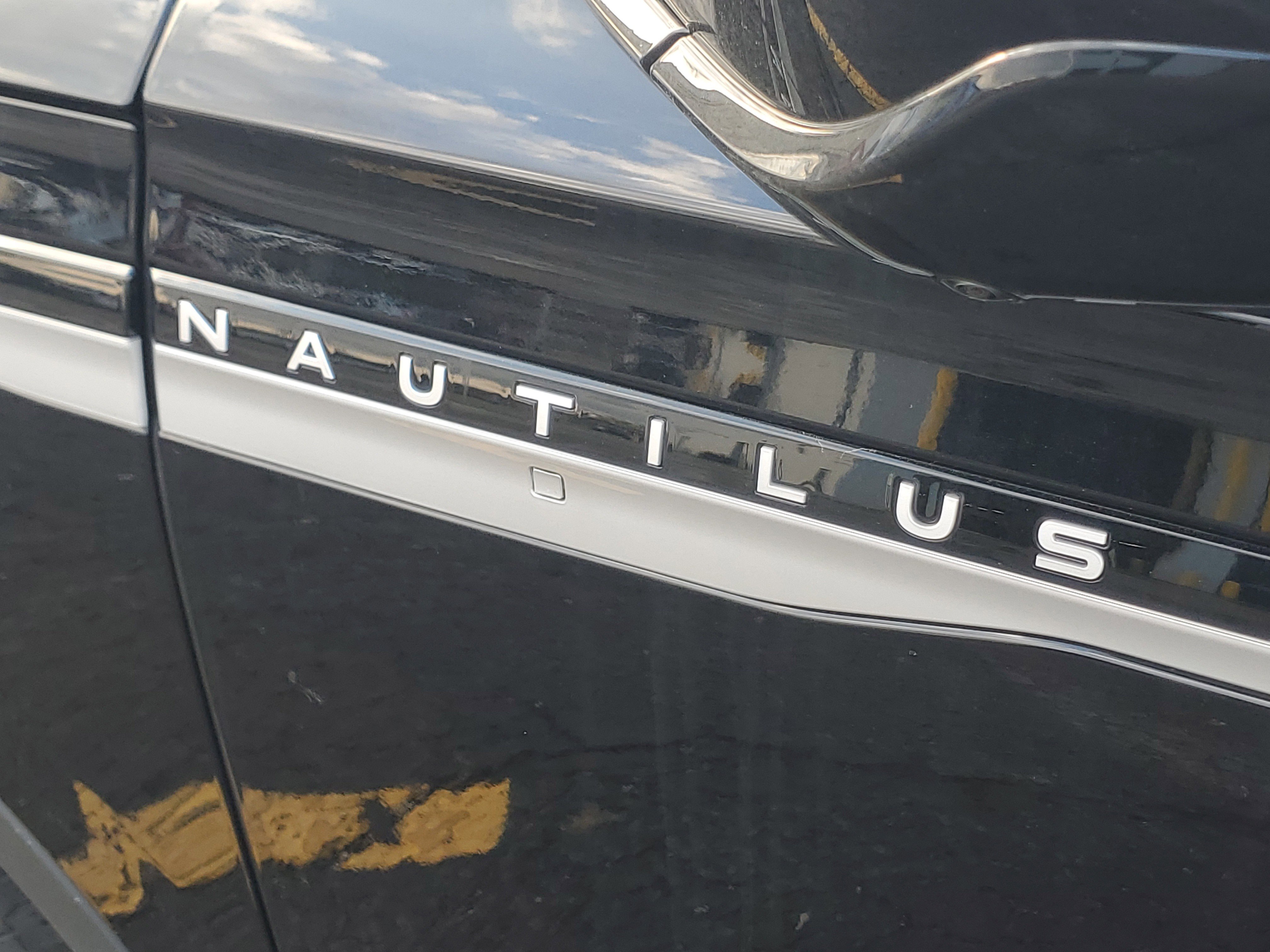 New 2026 Lincoln Nautilus Premier image 7