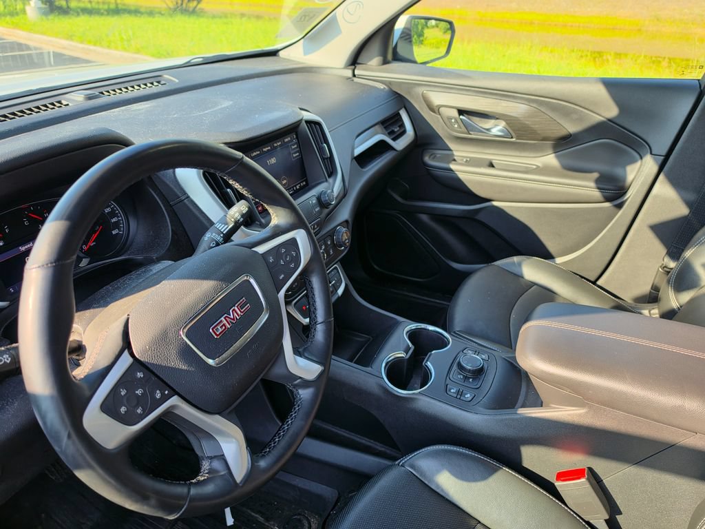 Used 2023 GMC Terrain SLT w/ LPO, Floor Liner Package AWD/4WD image 18