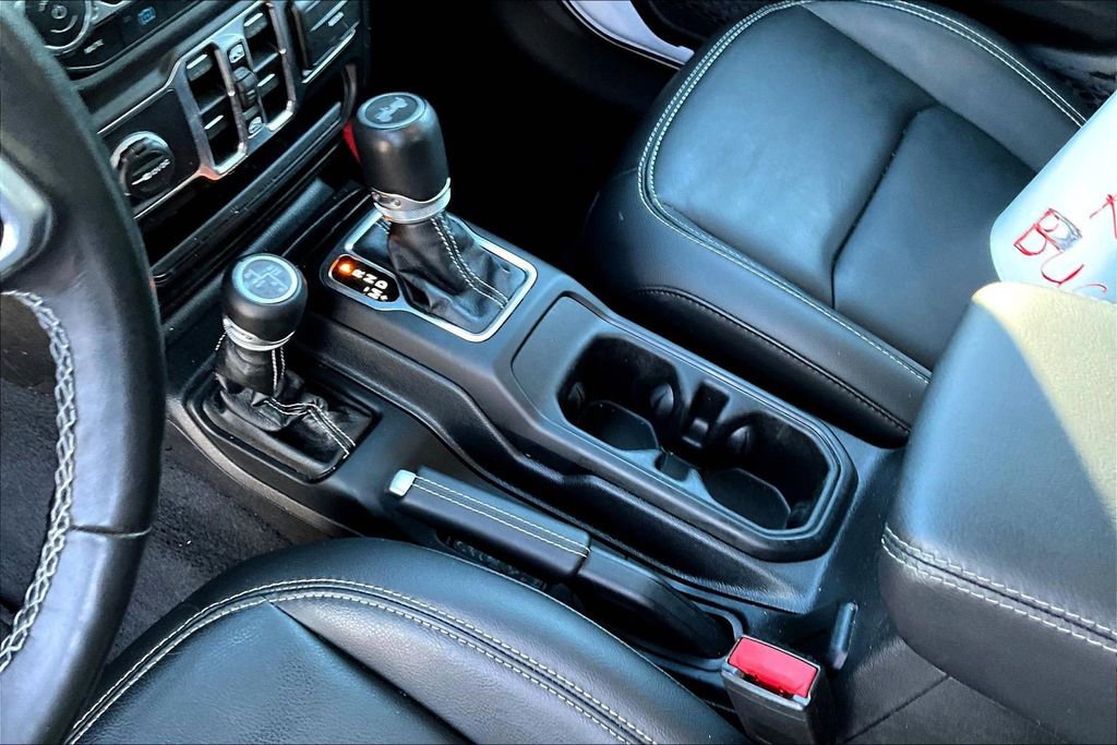 Used 2023 Jeep Wrangler Unlimited Sahara w/ Cold Weather Group image 17