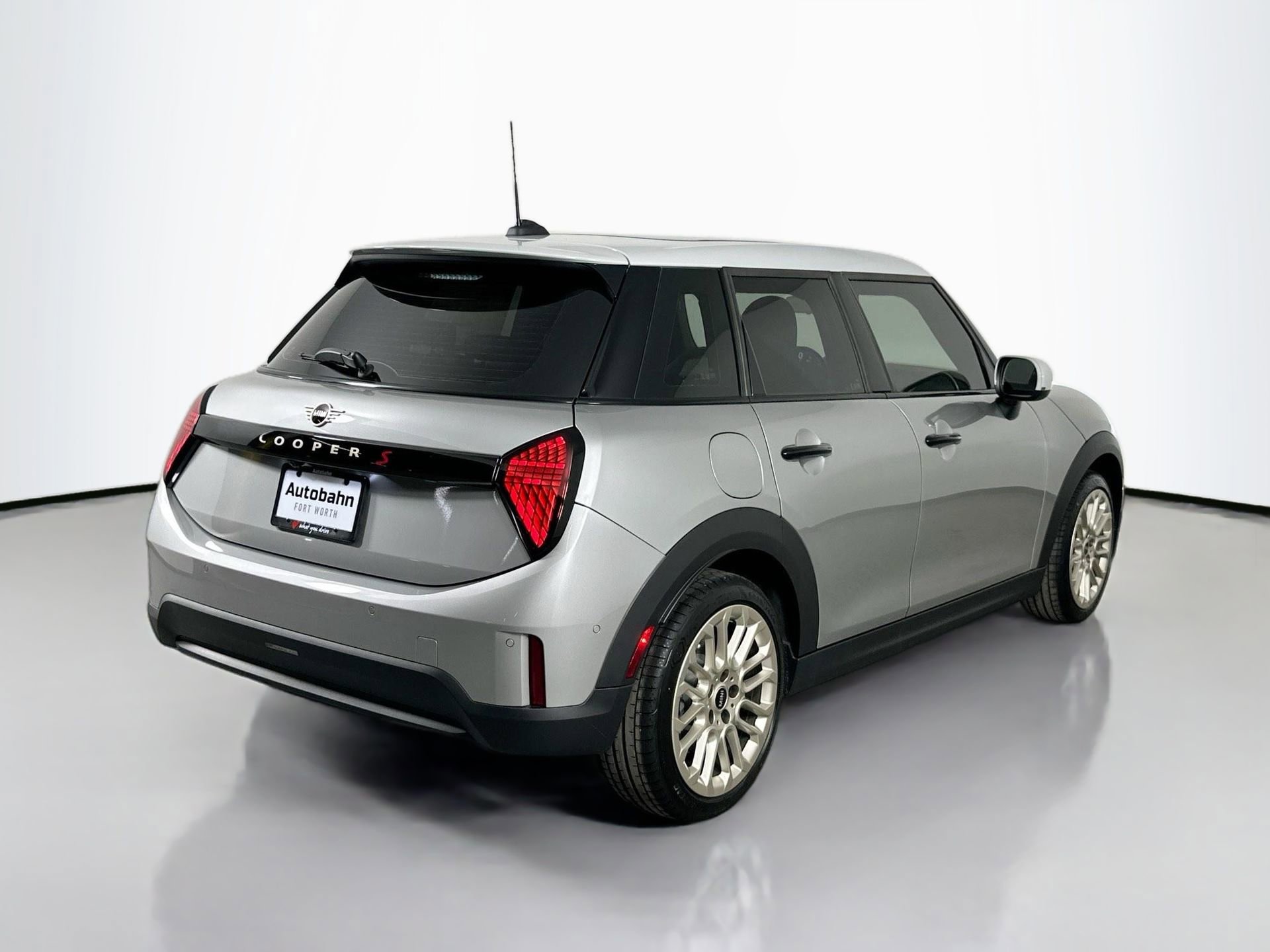 Certified 2025 MINI Cooper S image 5