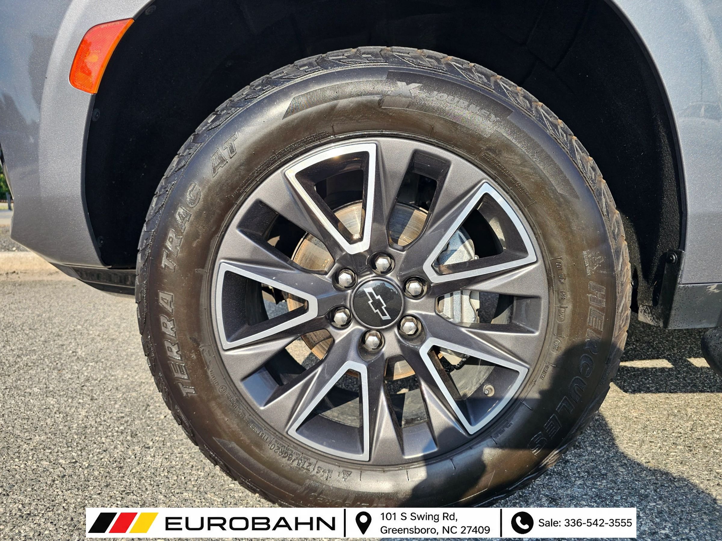 Used 2022 Chevrolet Tahoe Z71 w/ Z71 Off-Road Package AWD/4WD image 39