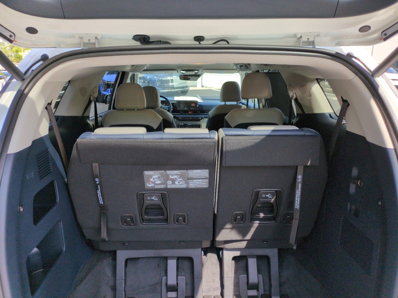New 2026 Kia Carnival EX image 37