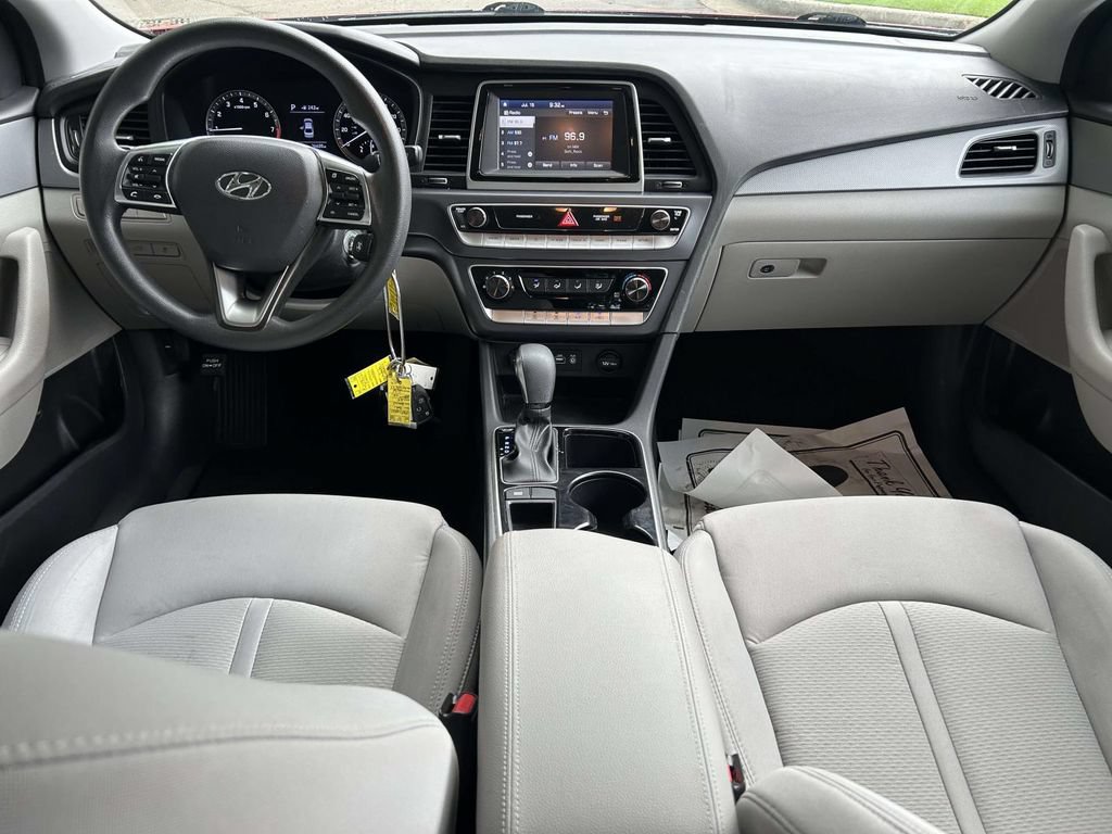 Used 2018 Hyundai Sonata SE FWD image 10