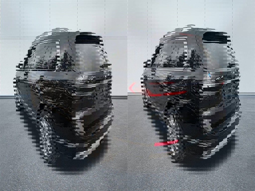 New 2025 BMW X7 xDrive40i w/ Premium Package image 5