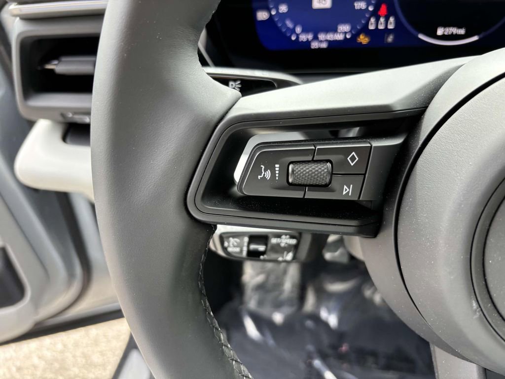 Used 2025 Porsche Macan 4 Electric image 18