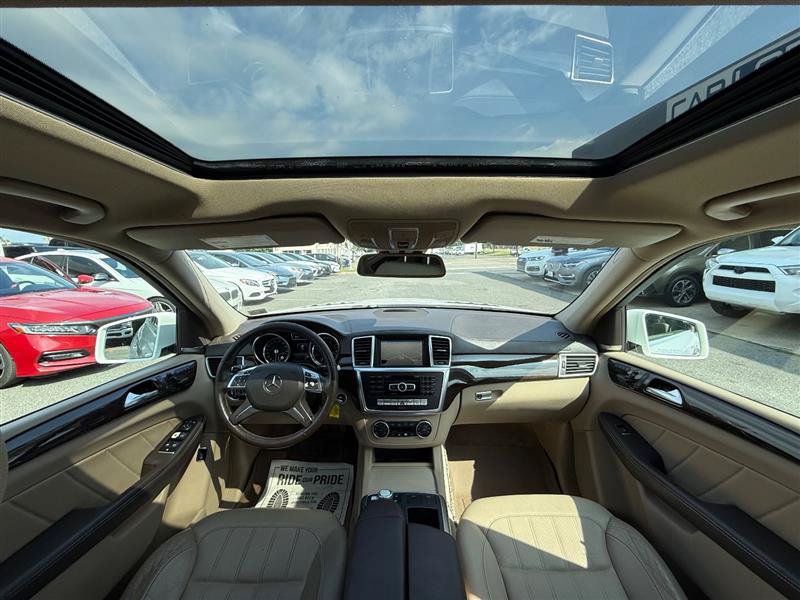 Used 2015 Mercedes-Benz GL 450 4MATIC image 31