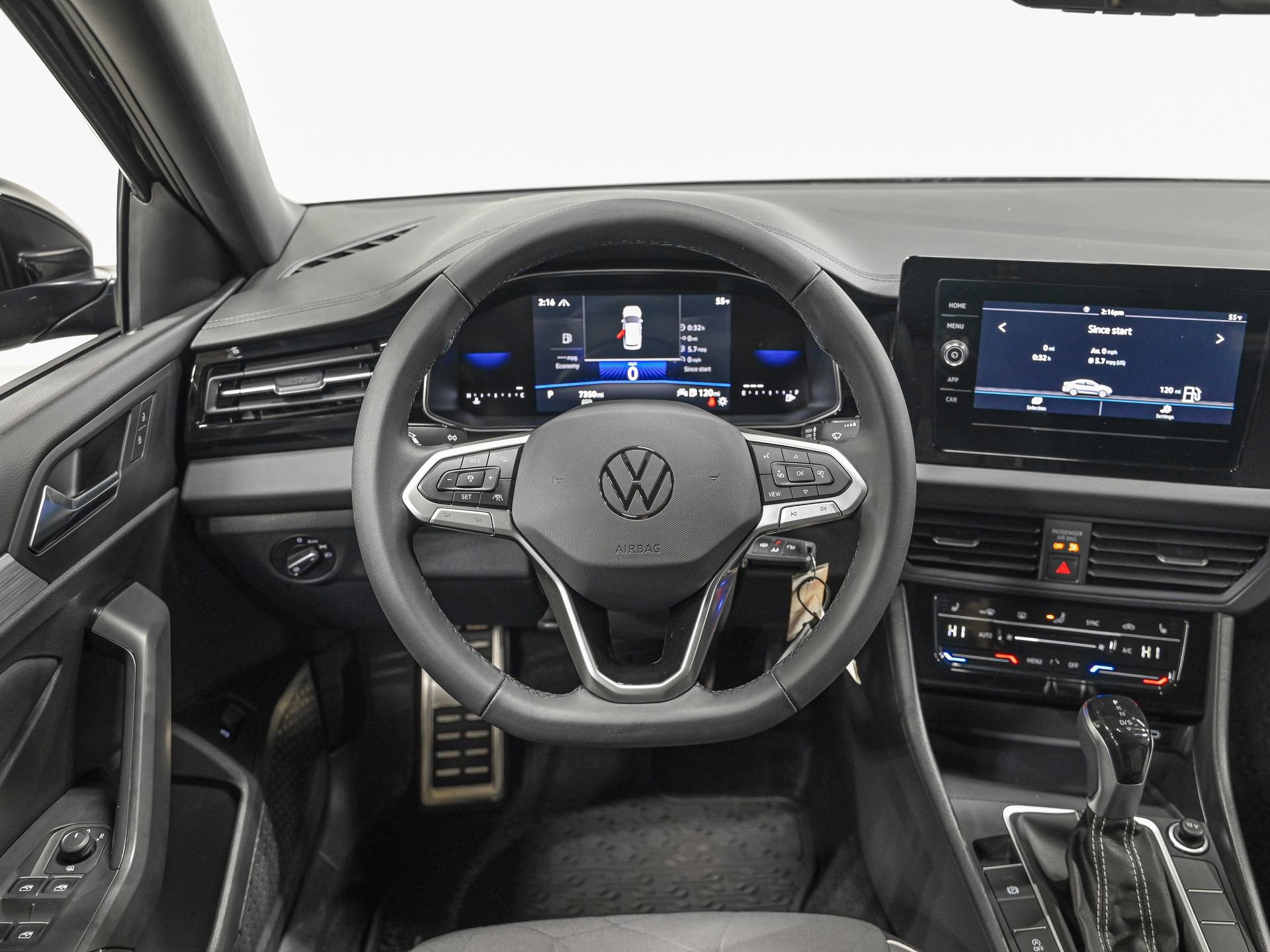 Used 2025 Volkswagen Jetta Sport image 16