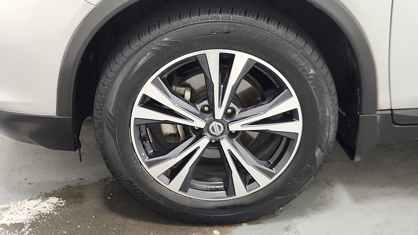 Used 2018 Nissan Rogue SL w/ Premium Package AWD/4WD image 10
