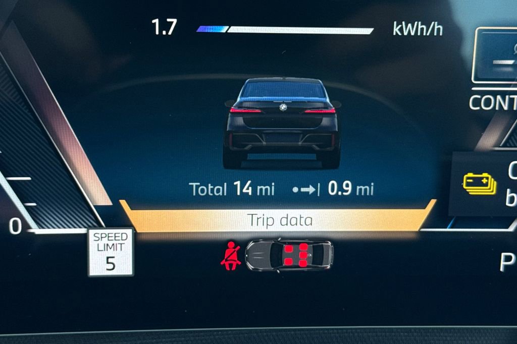 New 2026 BMW i7 xDrive60 w/ Executive Package image 30