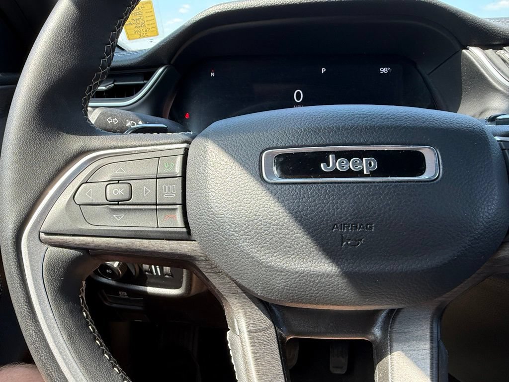 Used 2024 Jeep Grand Cherokee L Limited AWD/4WD image 12