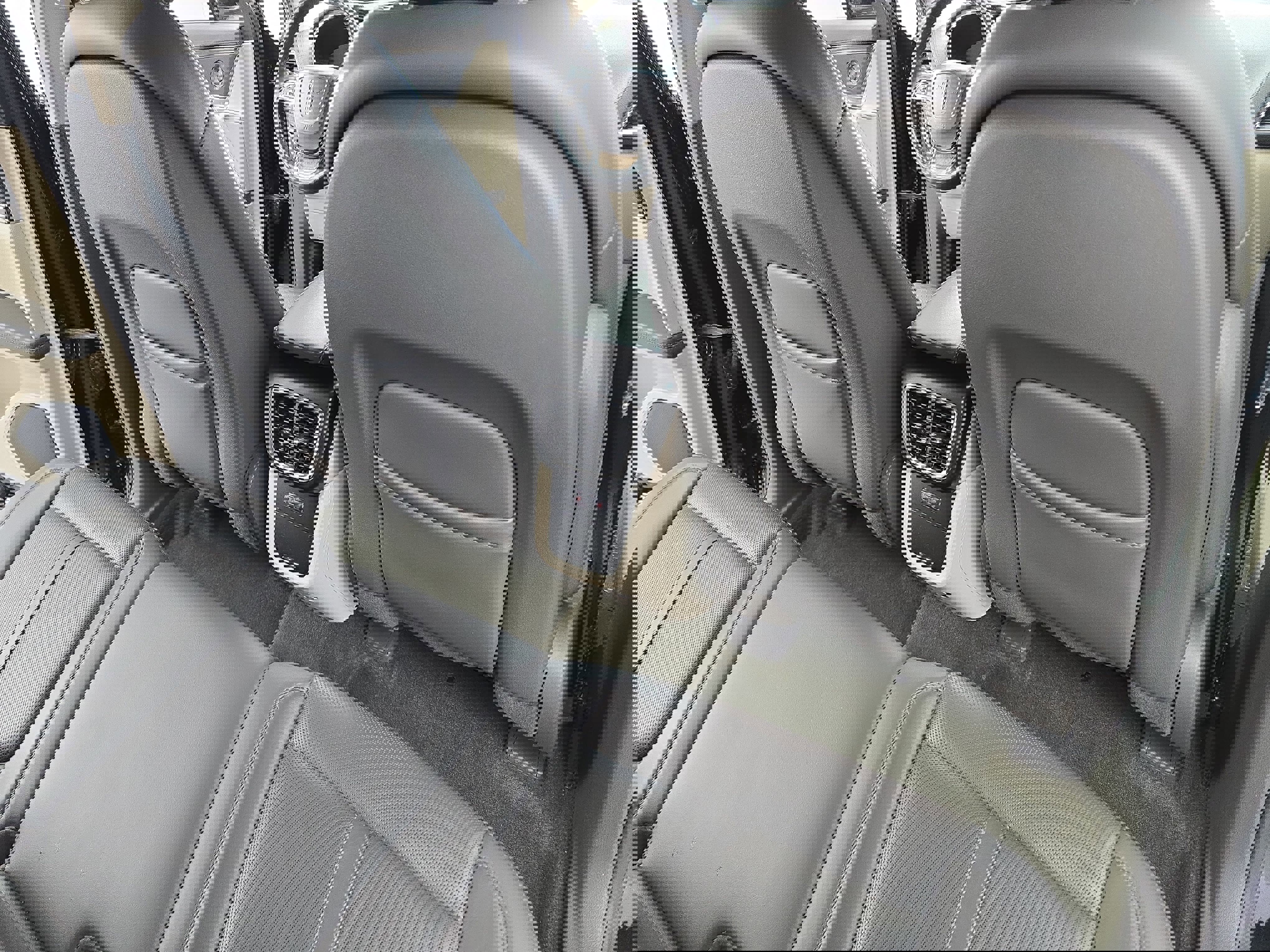 Used 2020 Lincoln Nautilus Reserve w/ Equipment Group 201A image 11