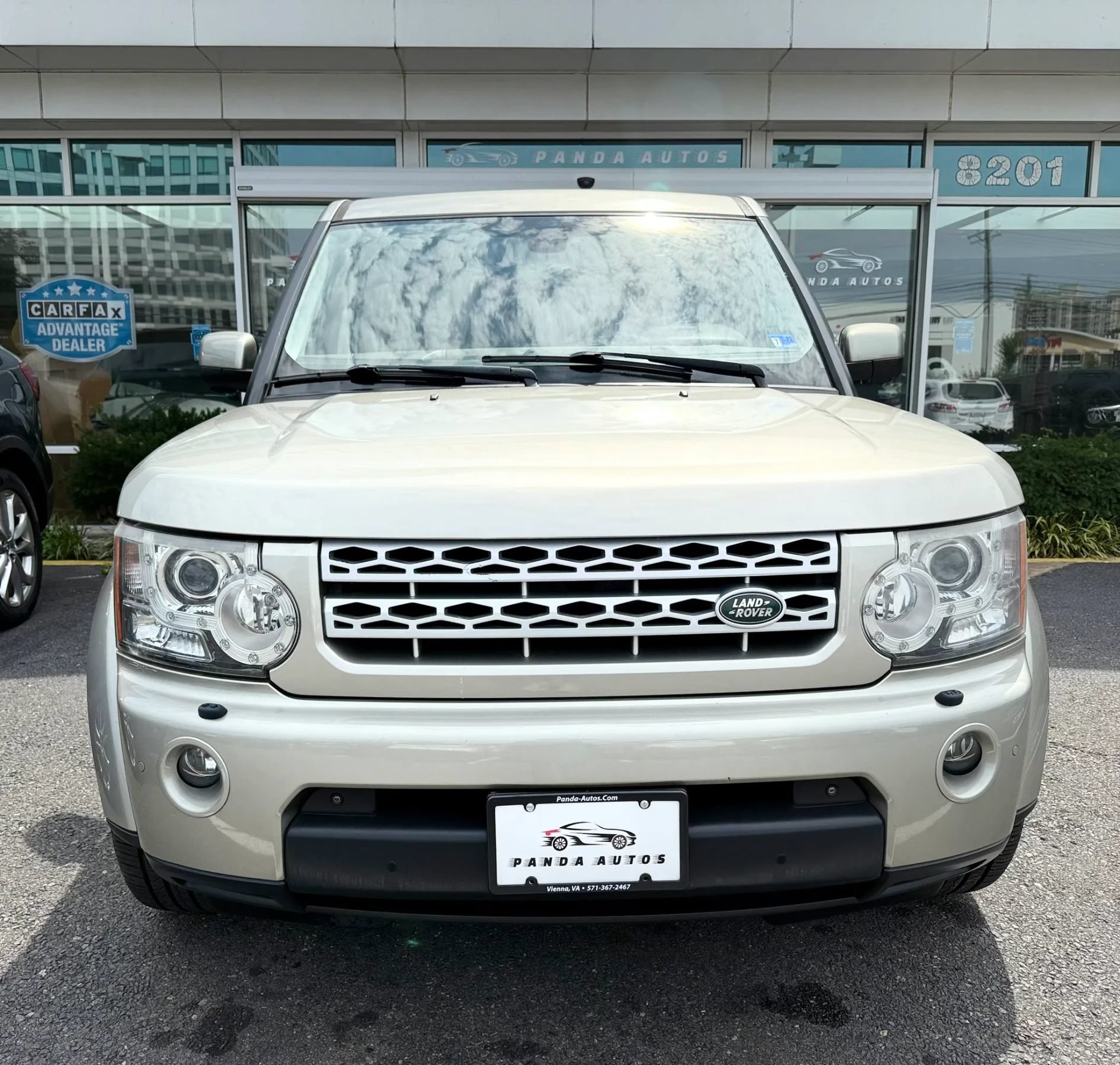 Used 2012 Land Rover LR4 HSE LUX AWD/4WD image 2
