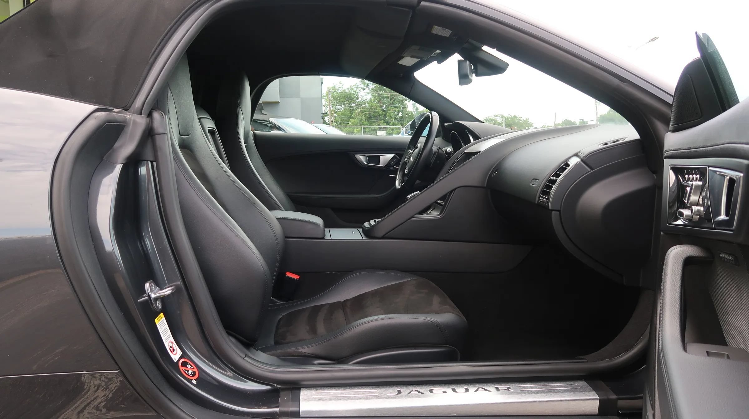 Used 2016 Jaguar F-TYPE Convertible RWD image 18