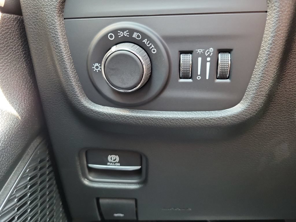 New 2026 Jeep Grand Cherokee Altitude RWD image 25