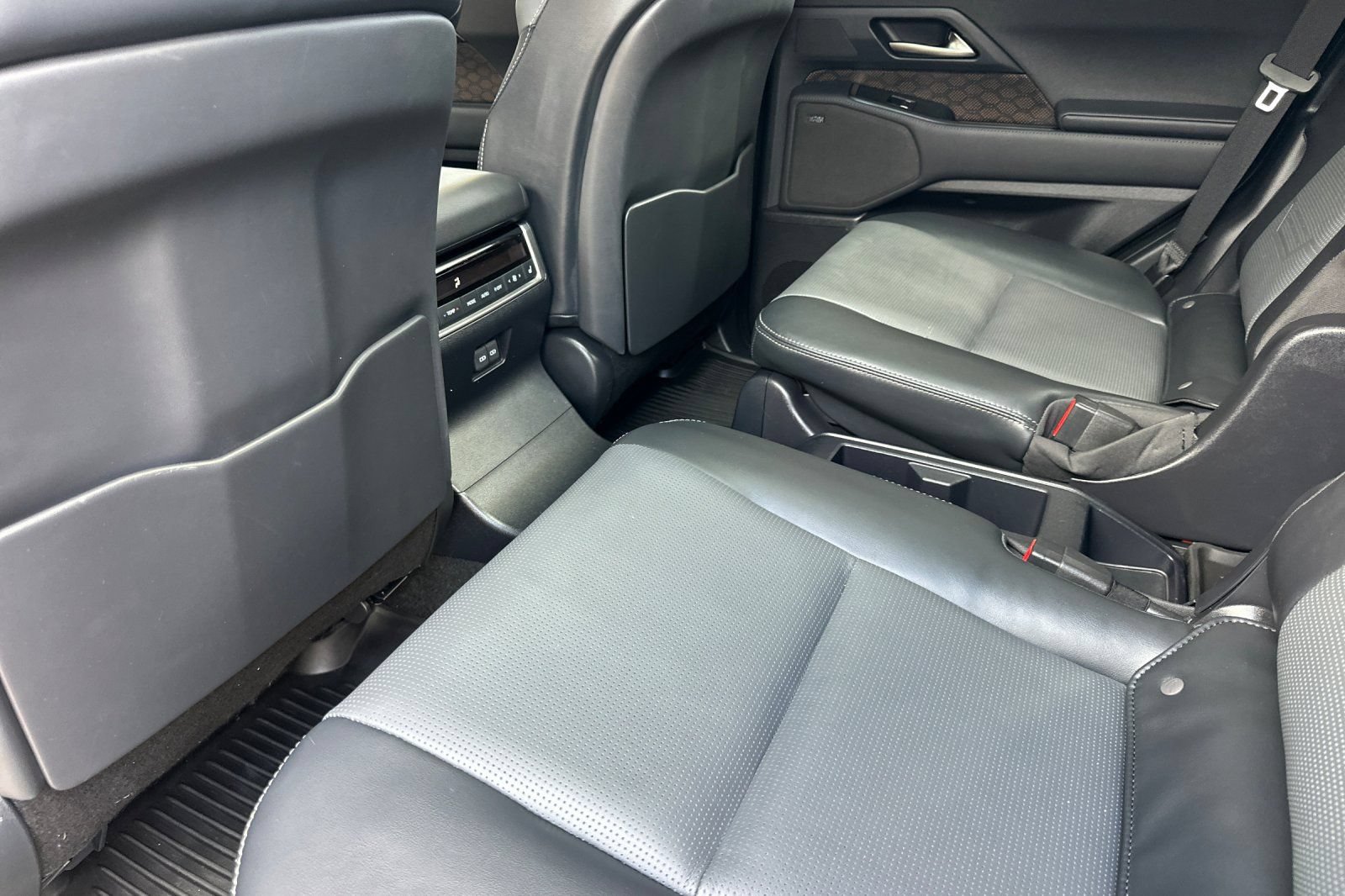 Certified 2024 Lexus GX 550 w/ Accessory Package (Z1) AWD/4WD image 9