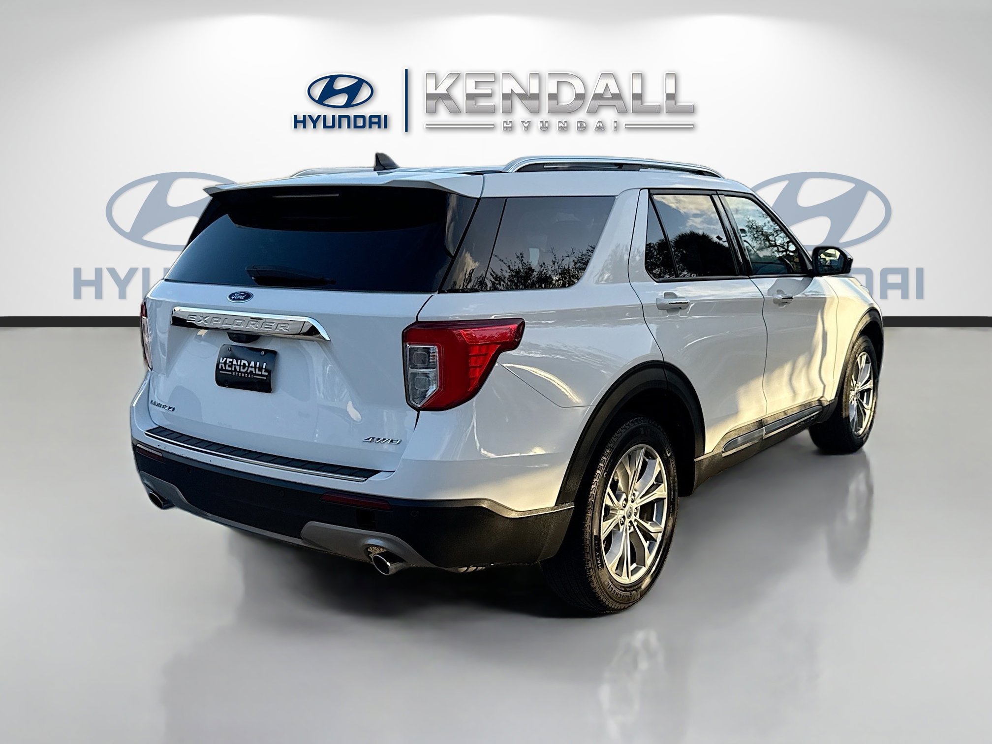 Used 2024 Ford Explorer Limited image 6