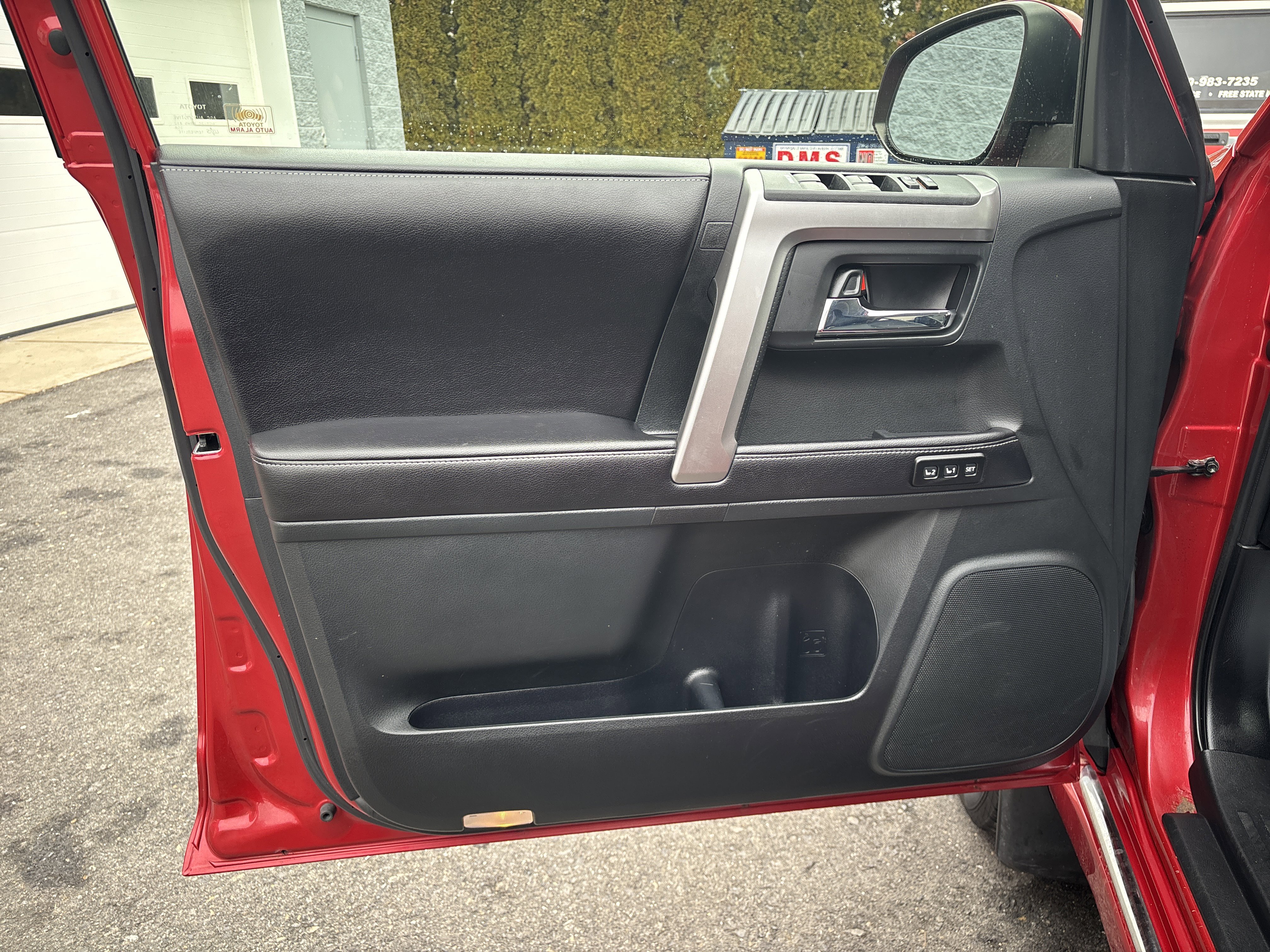 Used 2016 Toyota 4Runner Limited image 16