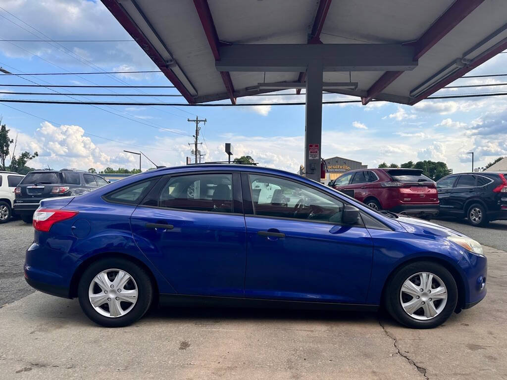 Used 2012 Ford Focus S FWD image 5