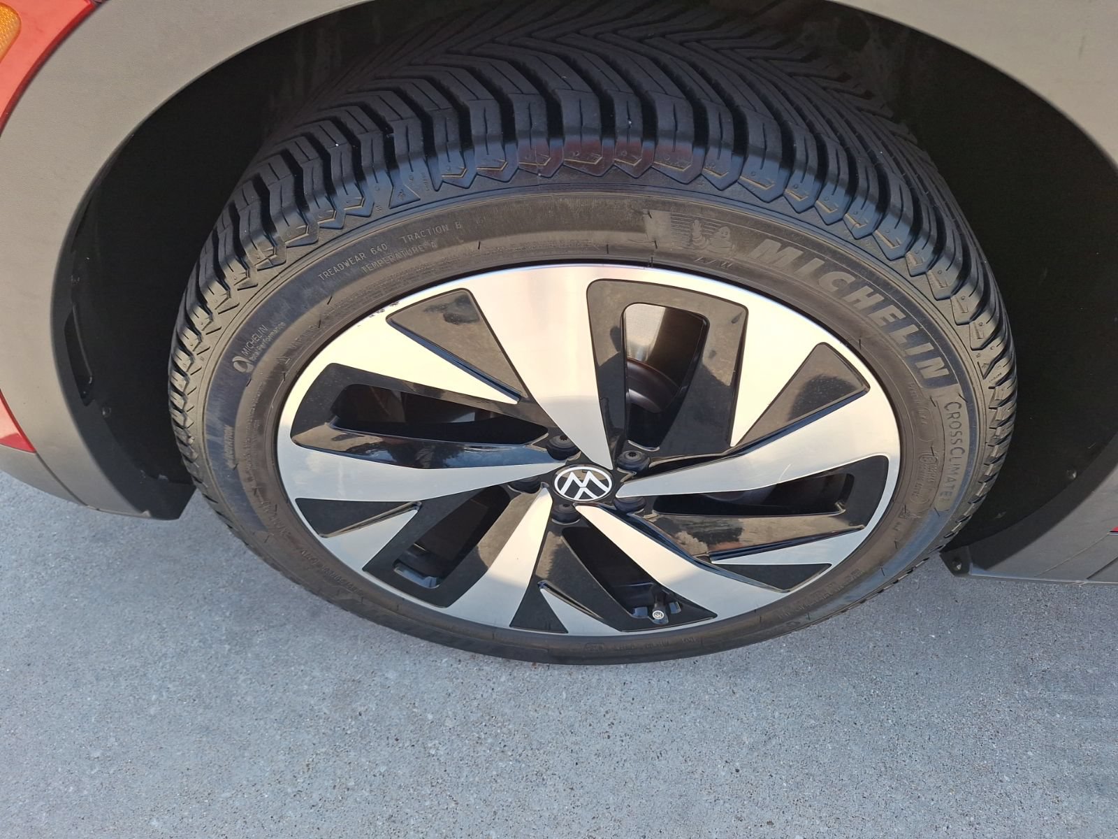Used 2022 Volkswagen ID.4 Pro S AWD/4WD image 11