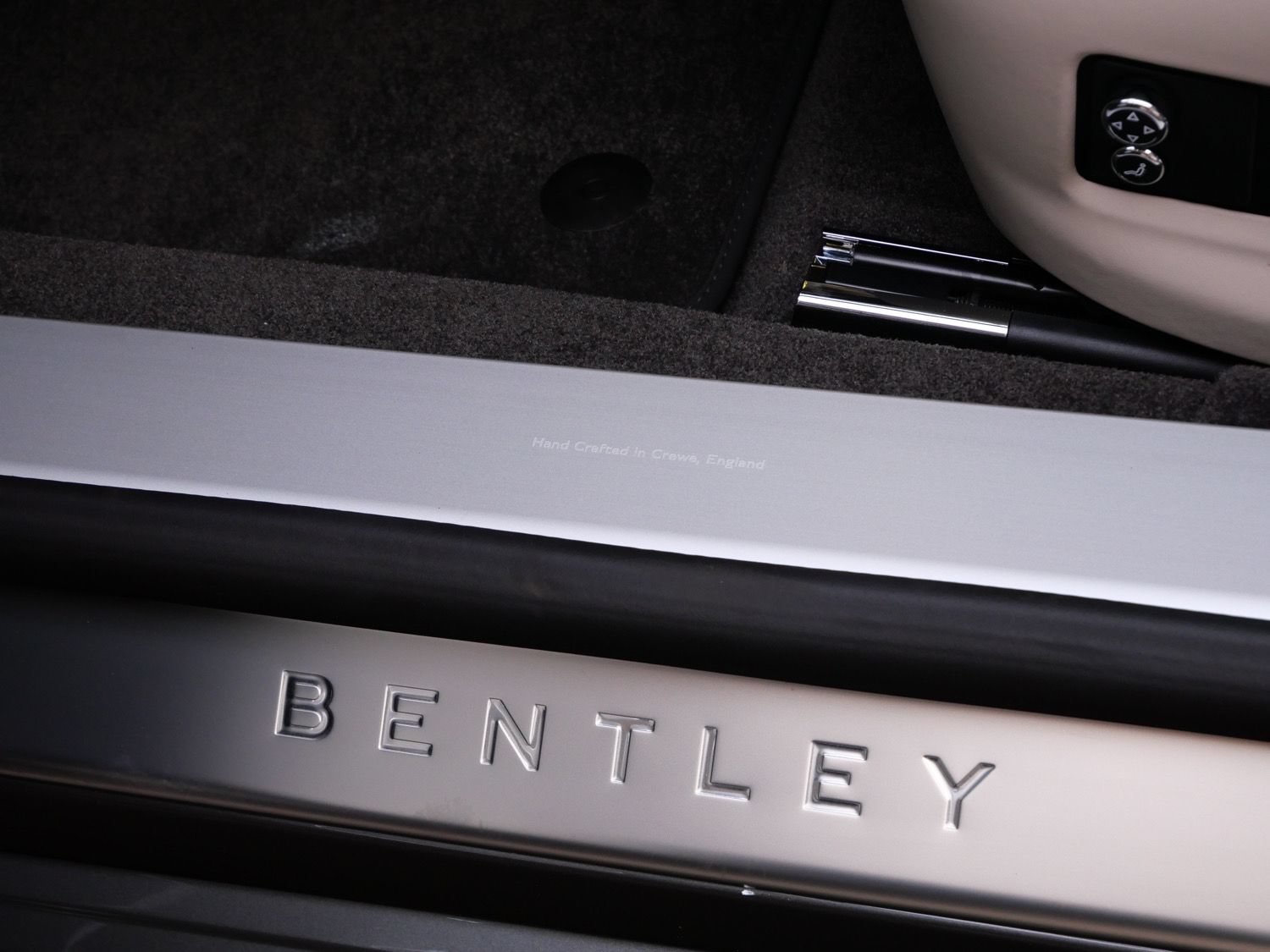 New 2026 Bentley Flying Spur Plug-In Hybrid AWD/4WD image 17