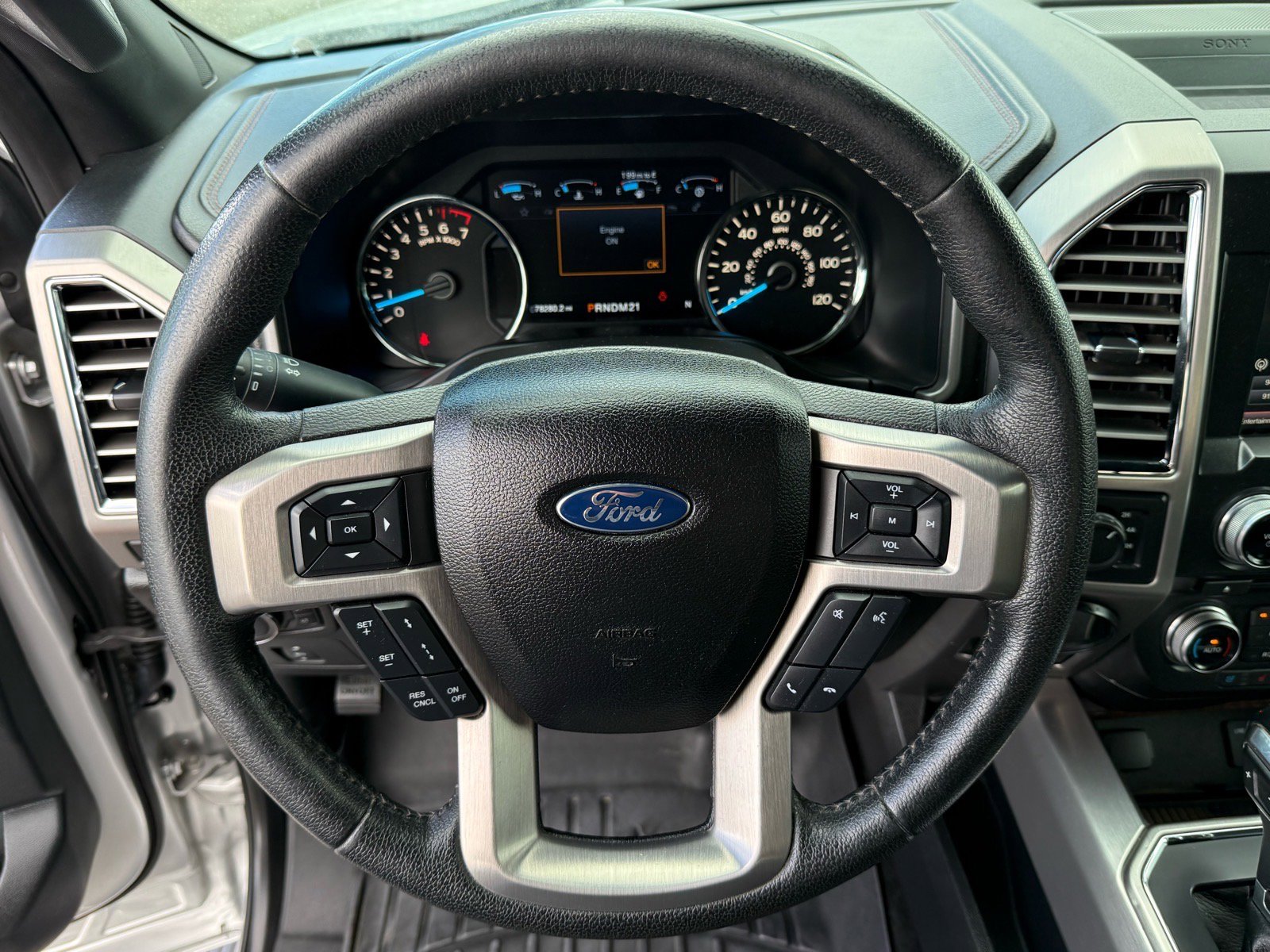 Used 2015 Ford F150 Platinum w/ Equipment Group 701A Luxury AWD/4WD image 14
