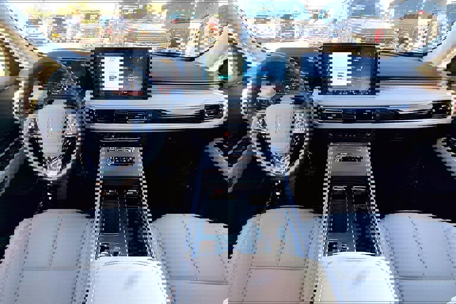 New 2026 Lincoln Aviator AWD w/ Jet Appearance Package image 5