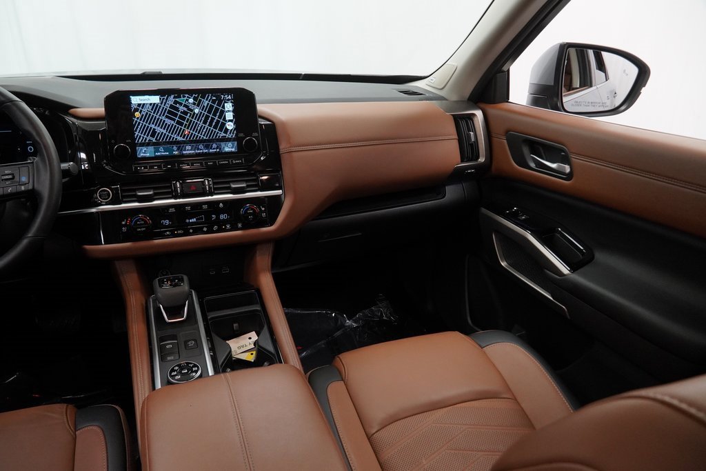 Used 2024 Nissan Pathfinder Platinum w/ Cargo Package image 32