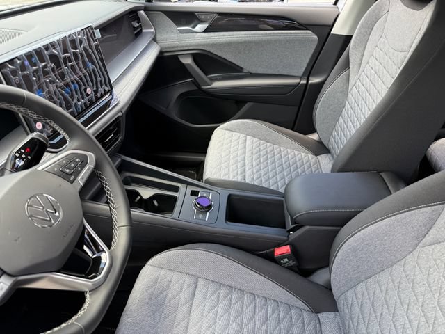 Certified 2025 Volkswagen Tiguan S FWD image 9