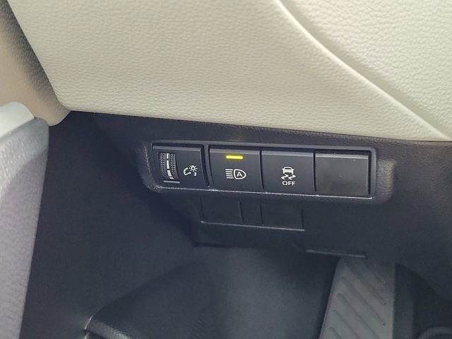 Used 2026 Toyota Corolla Cross L image 16
