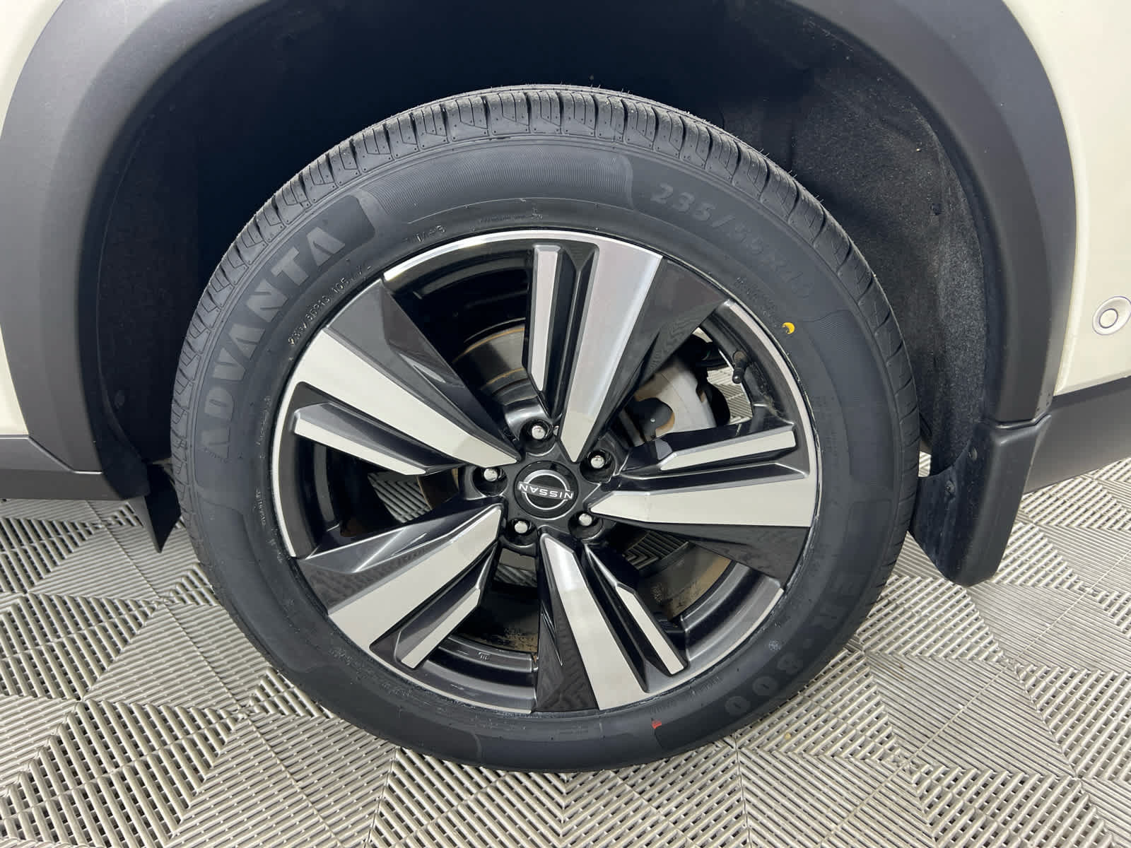 Used 2023 Nissan Rogue SL w/ SL Premium Package FWD image 13