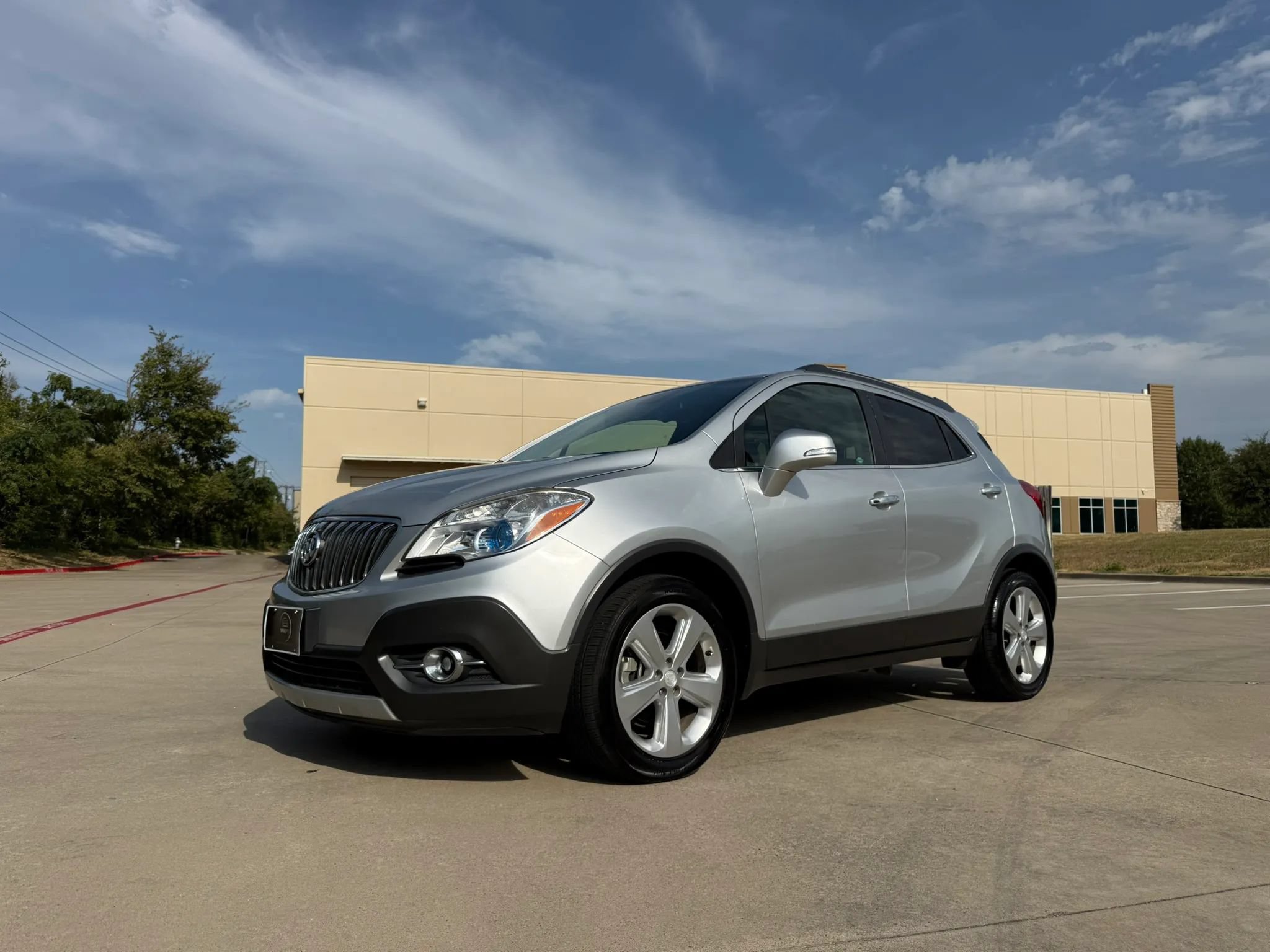 Used 2015 Buick Encore Convenience FWD image 2