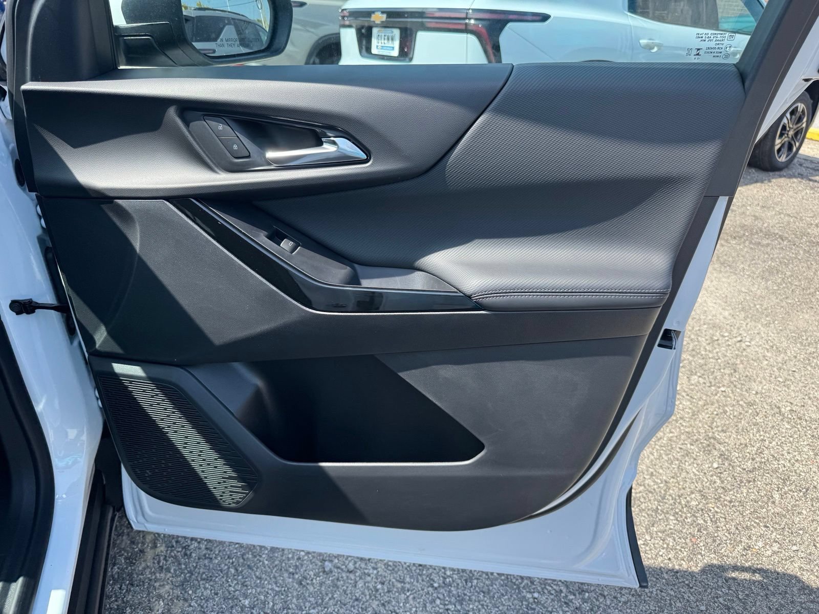 New 2027 Chevrolet Equinox LT AWD/4WD image 32