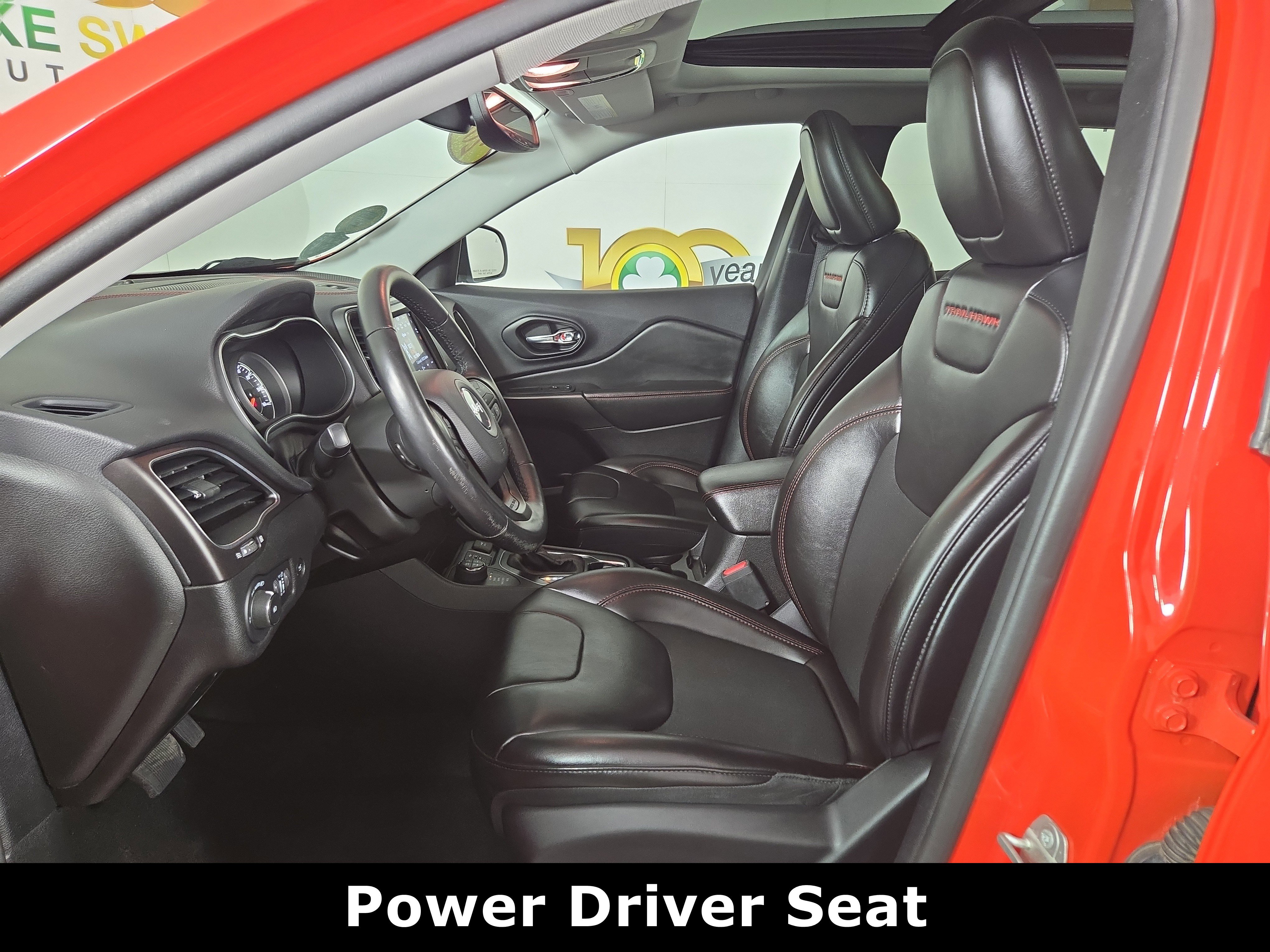 Used 2021 Jeep Cherokee Trailhawk w/ Sun & Sound Group image 11