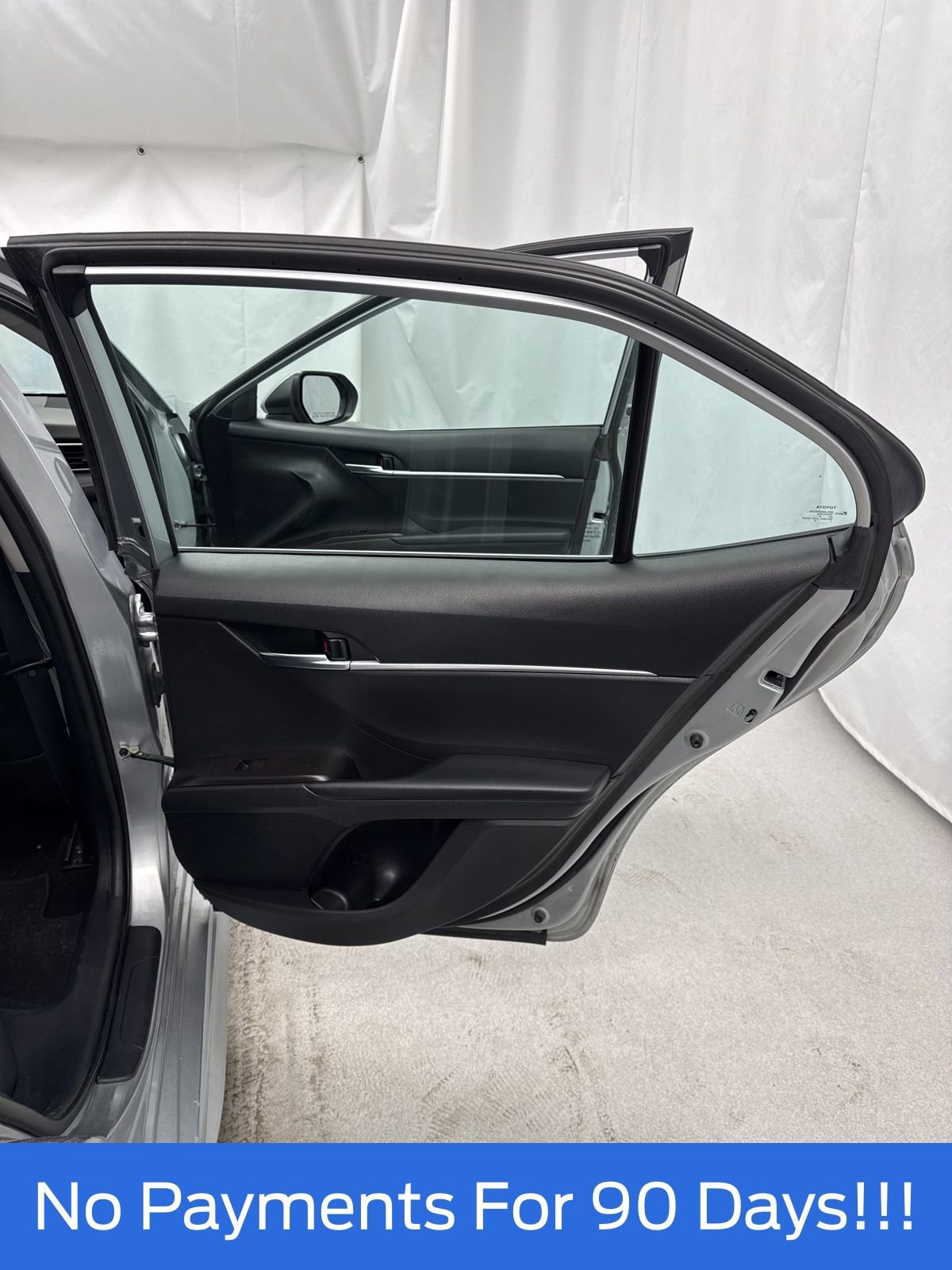 Used 2023 Toyota Camry SE image 32