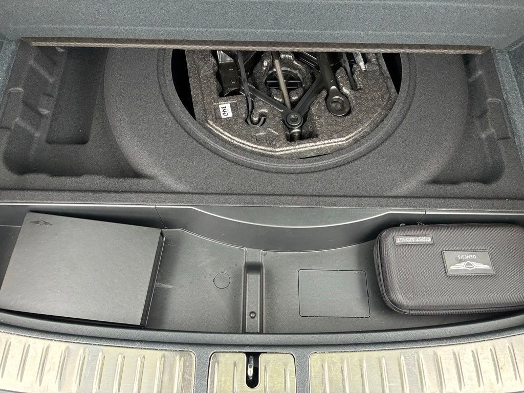 Used 2023 Genesis GV70 2.5T w/ Advanced Package image 13