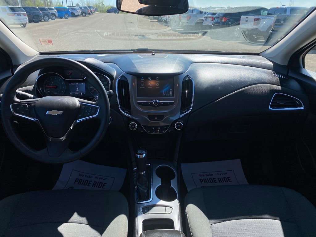 Used 2017 Chevrolet Cruze LT w/ Convenience Package image 13