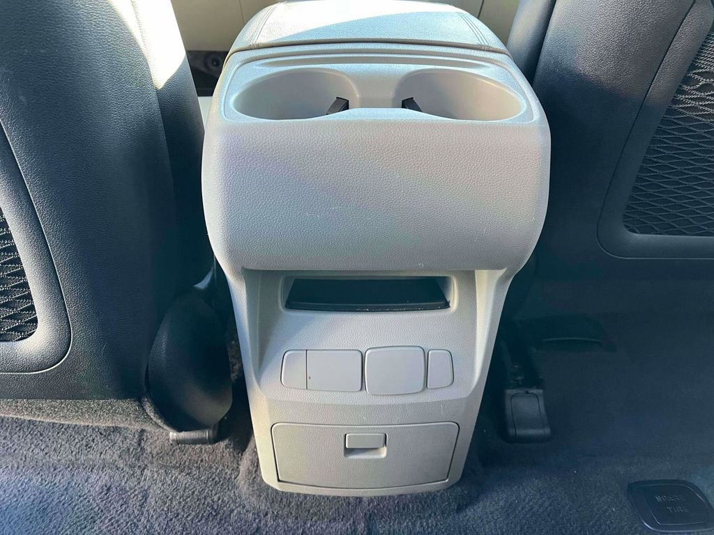 Used 2020 Kia Sedona EX image 4