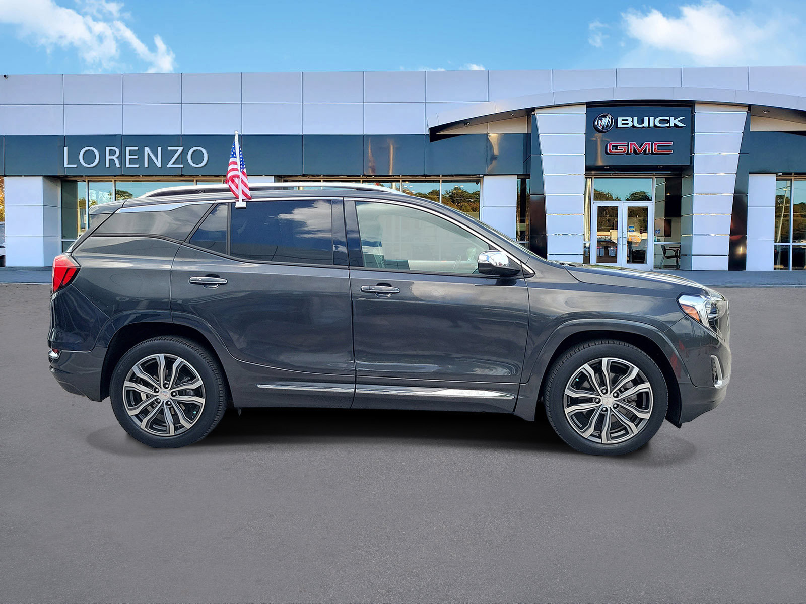 Used 2019 GMC Terrain Denali w/ Advanced Safety Package FWD image 4